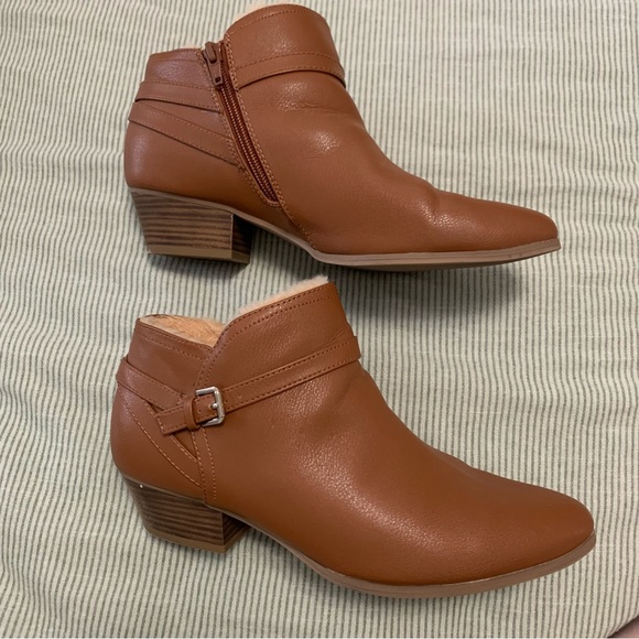 Old Navy Brown Faux Fur Lined Ankle Booties - Picture 1 of 4